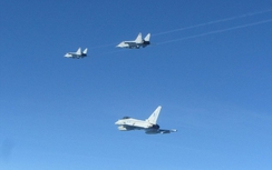 Nga tung tiêm kích nhanh nhất thế giới, Anh điều "cuồng phong" đánh chặn