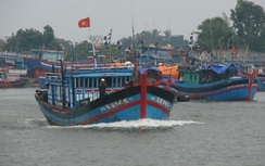 Hối hả tránh bão số 1