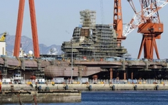 Báo Nhật lộ ảnh tàu sân bay tối mật của Trung Quốc