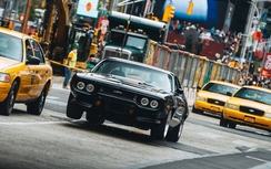 Dàn xế hộp của Fast 8 làm náo loạn đường phố