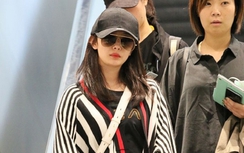 Nhận giải thưởng tai tiếng, Dương Mịch phờ phạc xuất hiện tại sân bay