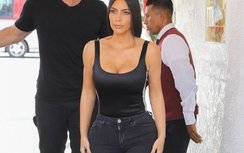 Kim "siêu vòng 3" lộ thân hình dị dạng trên đường phố