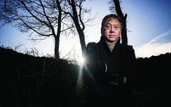 Nhà văn Việt Nam nói gì về giải Nobel Văn học 2017