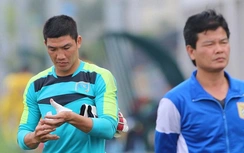 Thủ môn diễn hài ở V-League tái xuất trong nỗi buồn