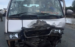 Hai xe khách đấu đầu khiến 10 người thương vong là xe dù