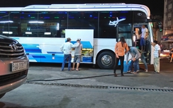 Xe dù, bến cóc lộng hành ở Cà Mau