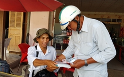 Anh bán vé số dạo ở Sóc Trăng chính thức thành công chức