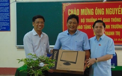 Bộ trưởng GTVT tặng máy tính cho 3 trường học ở Sóc Trăng