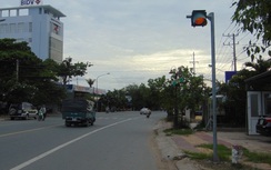 Kiến nghị lắp đèn tín hiệu, pano tuyên truyền để hạn chế TNGT