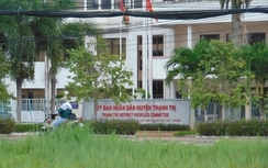 Chủ tịch huyện khai khống bằng đại học chỉ bị... khiển trách