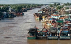 Áp thấp nhiệt đới có thể mạnh thành bão, nhiều tỉnh cấm biển