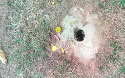 Vật thể lạ bất ngờ phát nổ, 4 học sinh bị thương