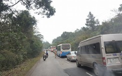 Dòng người nườm nượp đổ về Yên Tử trước giờ khai hội