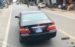 Tài xế xe biển xanh bị tố chèn xe khách nộp phạt 350 nghìn