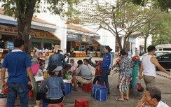 Bán thuốc kích dục "không thể kiềm chế" giữa chợ một cách trắng trợn