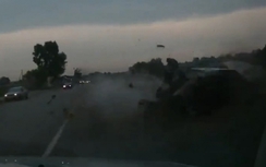 Tai nạn thảm khốc, xe ô tô nát vụn sau cú đâm kinh hoàng