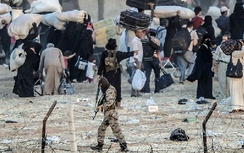 Người dân Syria "ùn ùn" chạy sang Thổ Nhĩ Kỳ tránh IS (video)