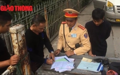 Tài xế bị phạt nguội "răm rắp" ký biên bản sau khi xem ảnh