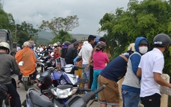 Một phụ nữ đón taxi về quê rồi nhảy sông tự tử