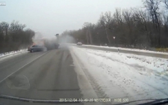 Xe bồn đâm nát đầu ô tô khiến hai mẹ con tử vong (Video)