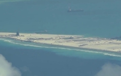 Theo chân phóng viên BBC áp sát đảo nhân tạo Trung Quốc