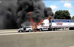 Tài xế chết cháy trong xe sau vụ tai nạn