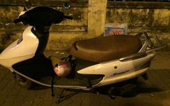 Ngông nghênh mang Spacy gian đi chơi, bị 141 "sờ gáy"