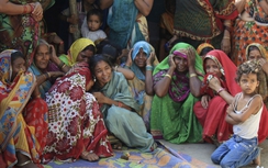 Sốc cảnh người phụ nữ bị cả gia đình nhà chồng hiếp dâm