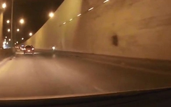 Rợn gáy cảnh phóng ngược chiều trong hầm Kim Liên - Hà Nội