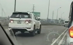 Cố vượt ngược chiều, Toyota Fortuner tiu nghỉu về chỗ cũ