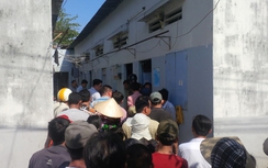 Đêm hai vợ chồng cãi nhau, sáng chồng treo cổ, vợ bị đâm