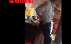 Nhân viên phục vụ trộm tiền, chèo kéo khách mua Đôla ở đền Trần