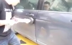 Dụng cụ thông bồn cầu có thể mở cửa mọi xe ôtô?