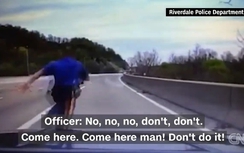 Nghẹt thở cảnh sát cứu người nhảy cầu tự tử