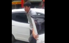 Video: Nghi án ô tô không đăng kiểm đâm học sinh rồi bỏ chạy