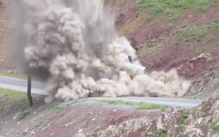 Video: Xe quân sự Thổ Nhĩ Kỳ "đạp" phải mìn nổ tan tành