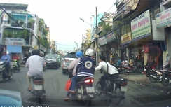 Video: Giật túi xách táo tợn giữa phố Sài Gòn