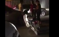 Say rượu vượt ôtô vẫn đứng chửi tài xế