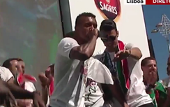 Video: Nani trổ tài beatbox ăn mừng cùng người dân Bồ Đào Nha