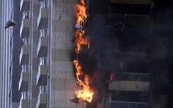 Video: Tháp 75 tầng của Dubai bốc cháy như ngày tận thế