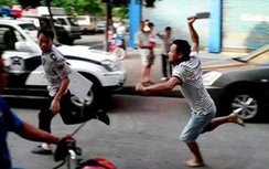 Thiếu niên 15 tuổi rút dao đâm chết người vì bị... nhìn đểu