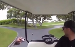 Video: Cô gái ngã xuống đường vì người yêu vào cua gấp