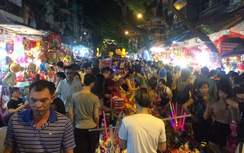Chùm ảnh: Chơi Trung Thu sớm, người Hà Nội "càn quét" phố Hàng Mã