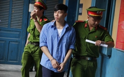 Sĩ diện với hai cô gái, thanh niên rút dao đâm chết bạn nhậu