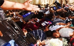 IS đánh 3 thanh niên dã man vì mặc áo Messi để đá bóng