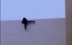 9x rơi từ nhà 9 tầng tử vong vì mải chụp ảnh tự sướng