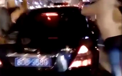 Video: Truy bắt xe biển xanh đâm người bỏ chạy giữa Hà Nội