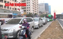 Video: Buýt nhanh giữa ma trận, không mở được cửa