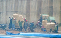 Ngỡ ngàng 'trận địa' hàng lậu ở Móng Cái cận Tết