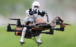 IS dùng máy bay điều khiển từ xa thả lựu đạn khủng bố